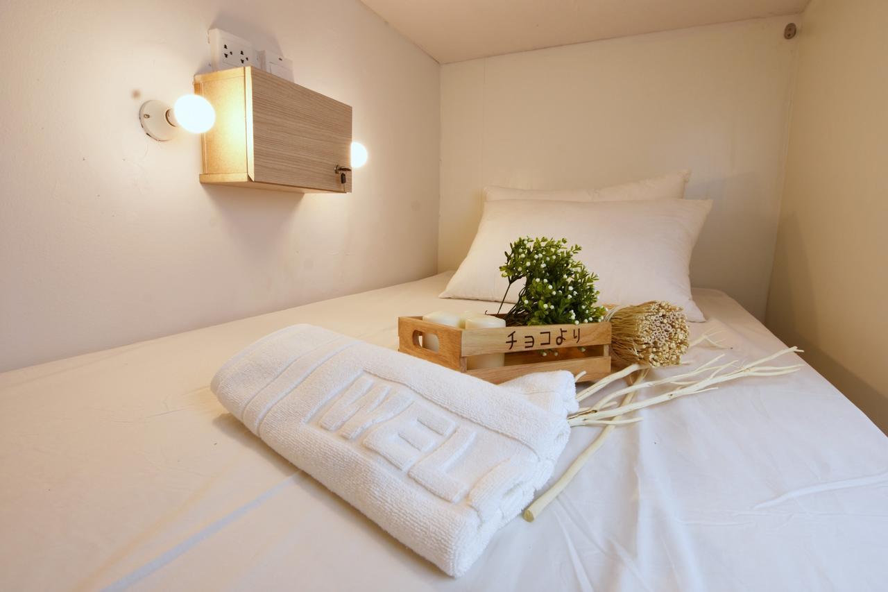 Yellow Mango Hostel Бангкок Номер фото